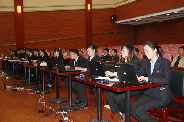 2013年10月24日 全州法院书记员庭审竞赛1_副本.jpg