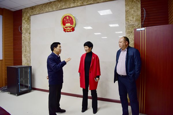 参观少年审判庭.JPG