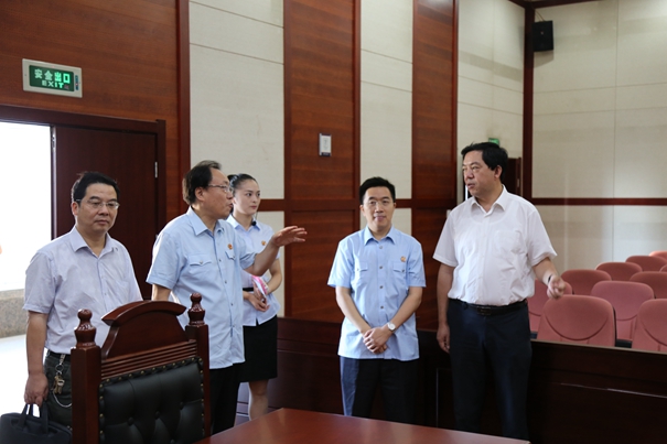 参观法庭.jpg