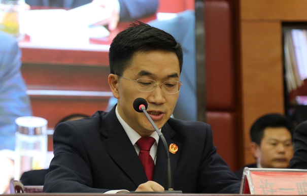 许一鸣_副本.jpg 许一鸣_副本.jpg
